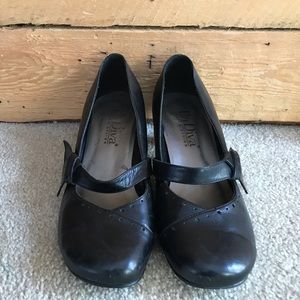 Size nine black one inch heel shoes